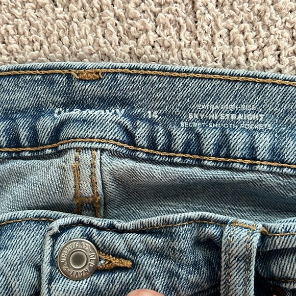 Old Navy Size 14 Extra High Rise Straight Jeans Light Wash Distressed - Picture 4 of 4